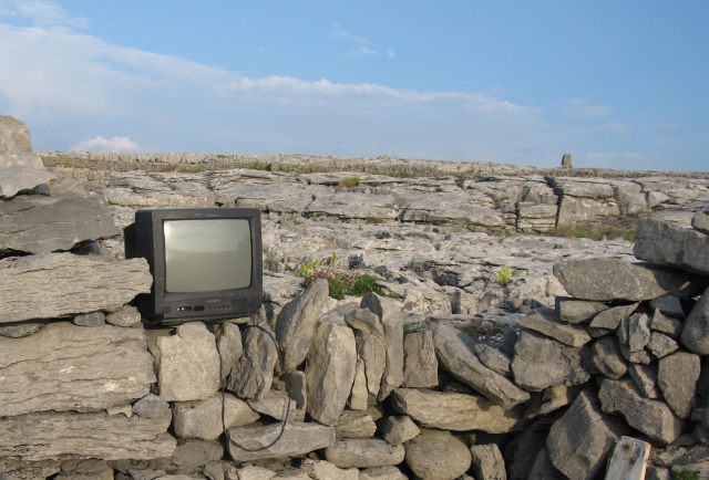 tv en paisaje